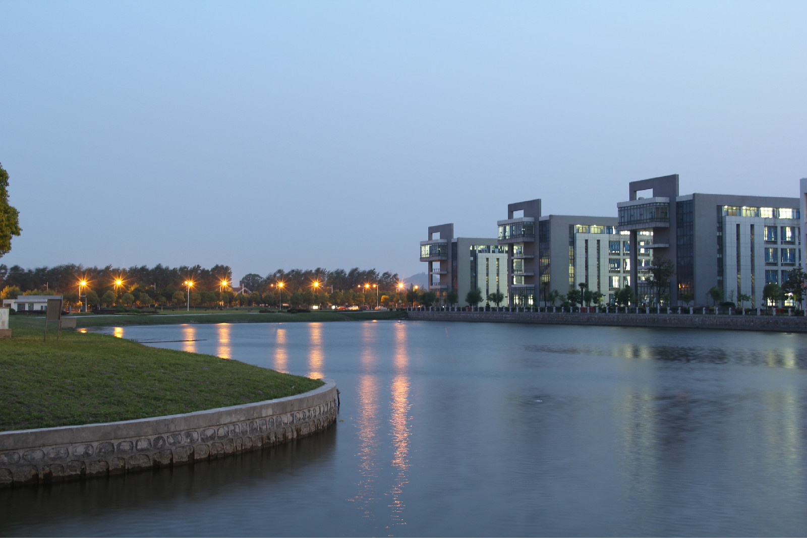 data-lemmaid="2208115">南通市 /a>,学校是 a target="_blank" href=