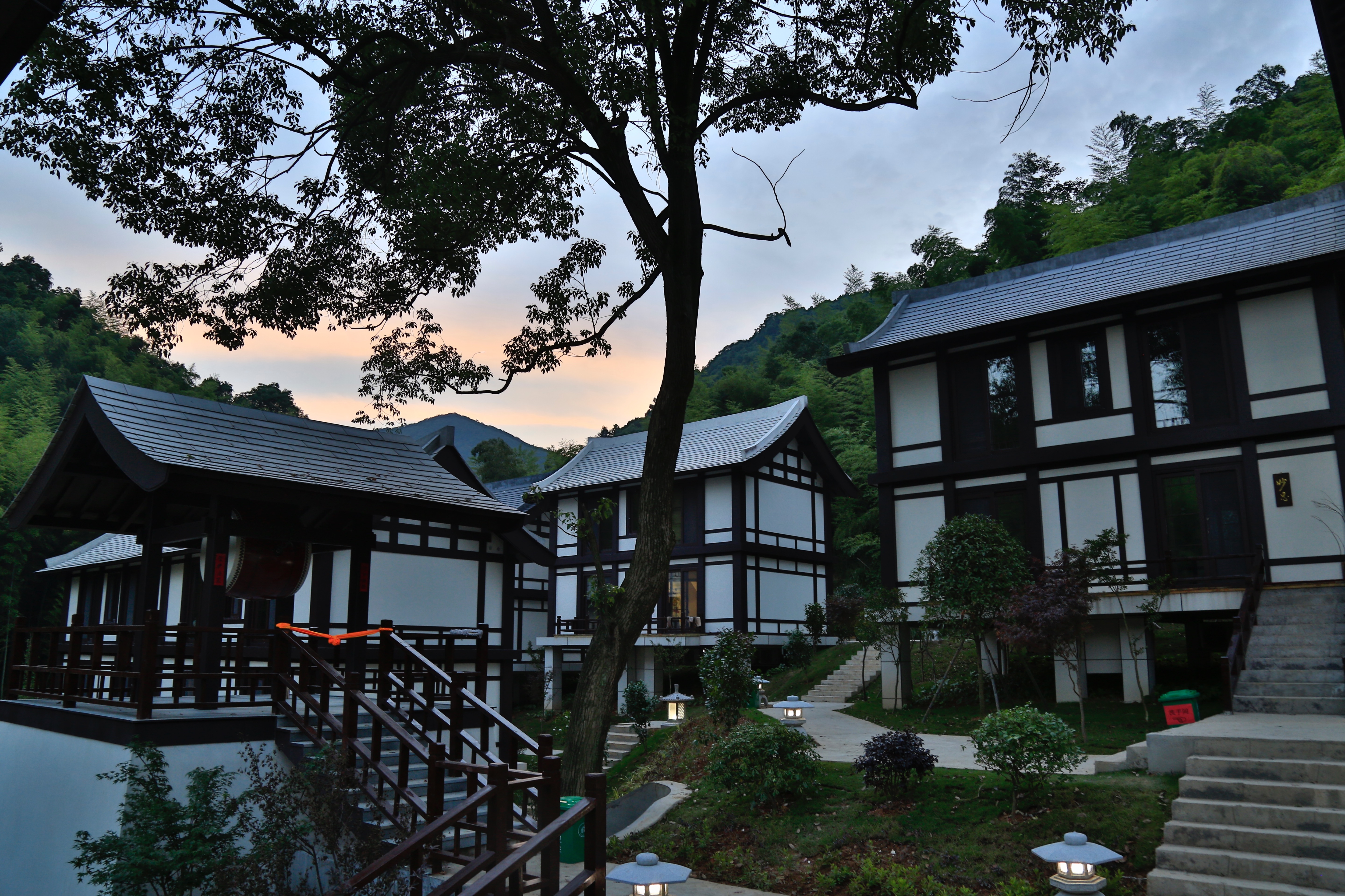 62k7nb1">湖南津市 a target="_blank" href="/item/药山寺/8972205"