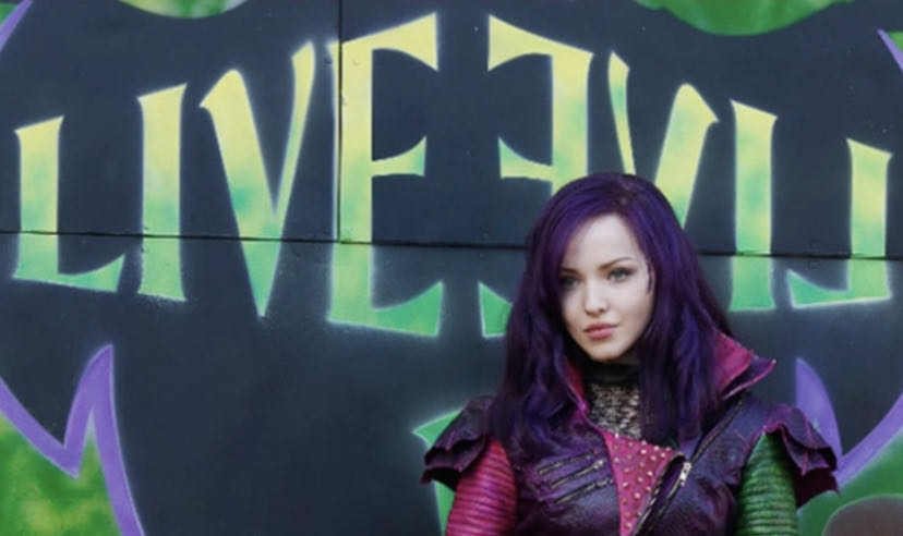 data-lemmaid="18375380">后裔 /a>》第一部到第三部中的女主角