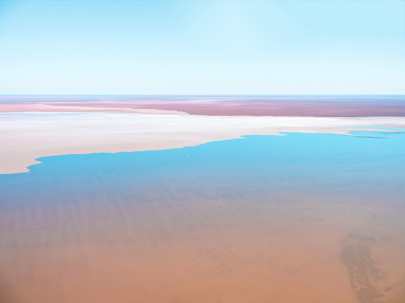 thanda–lake eyre),一译"埃尔湖",浅水盐湖,位于 a target="_blank"