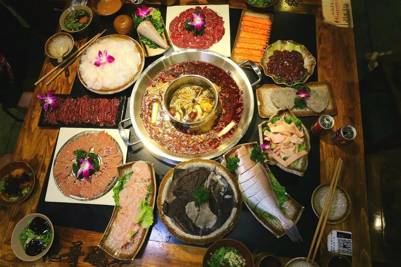 p>十八湾码头老火锅是一家餐馆,位于重庆市. /p>