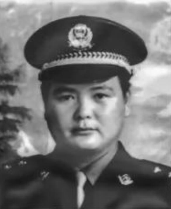 2004年8月28日),生前为德宏州盈江县公安局<span class="ref" data