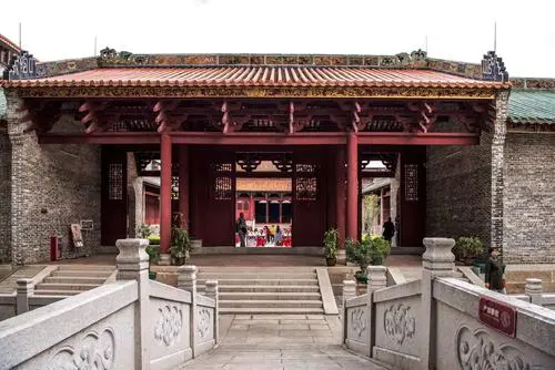 市博物馆(叶挺独立团团部旧址纪念馆),位于广东省肇庆市端州区江滨