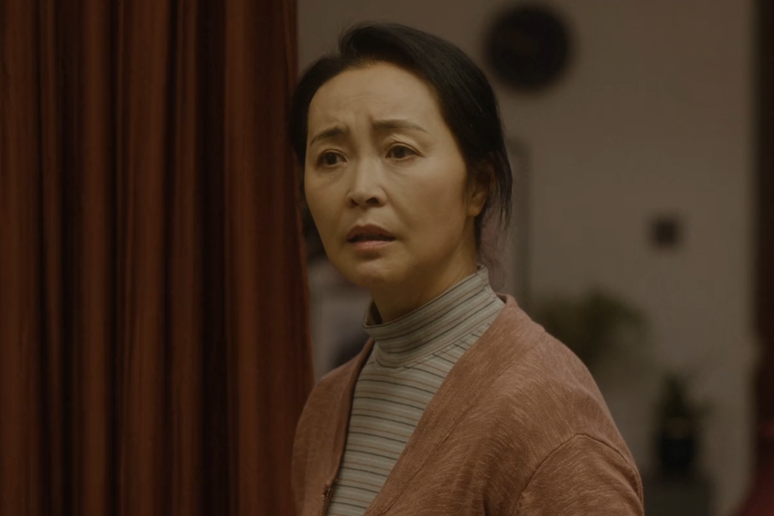 现实题材电影《热搜》中的角色,由方晓莉饰演