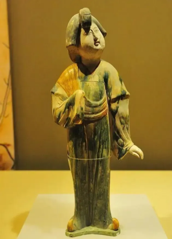 唐三彩女立俑（唐代三彩釉陶器，陕西历史博物馆藏品）_百度百科