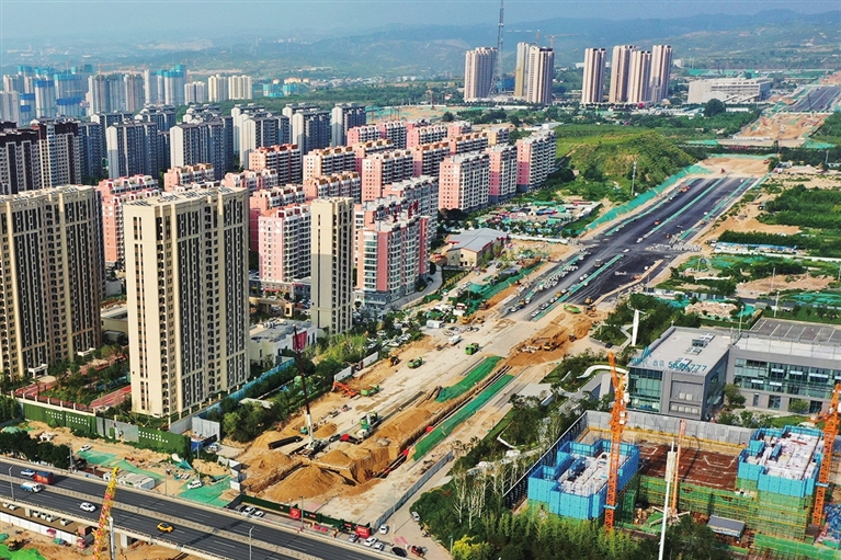  p>南内环街,太原市一条东西走向的城市主干道. /p>