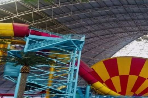  p>漾波温泉水上乐园位于大理白族自治州漾濞彝族自治县平坡镇政府旁.