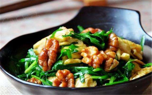  p> 核桃仁炒韭段是一道以韭菜,核桃仁,盐等为主要食材制作的菜品.