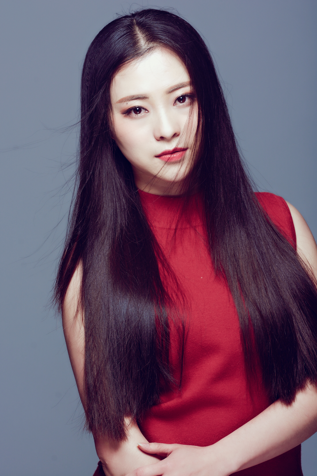  p>雨田,原名雷芳,青年歌手,演员.