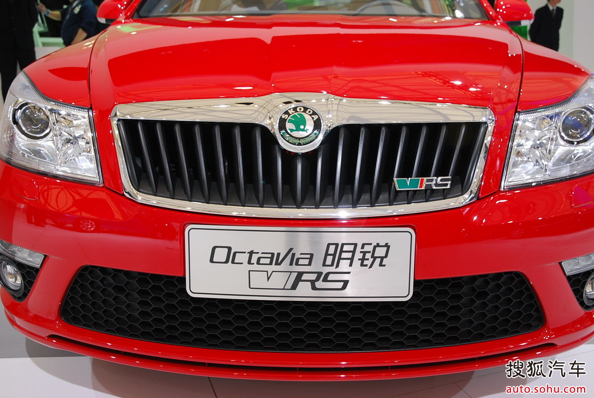  p>斯柯达明锐作为上汽大众斯柯达品牌的第一款轿车,是与欧洲同步的