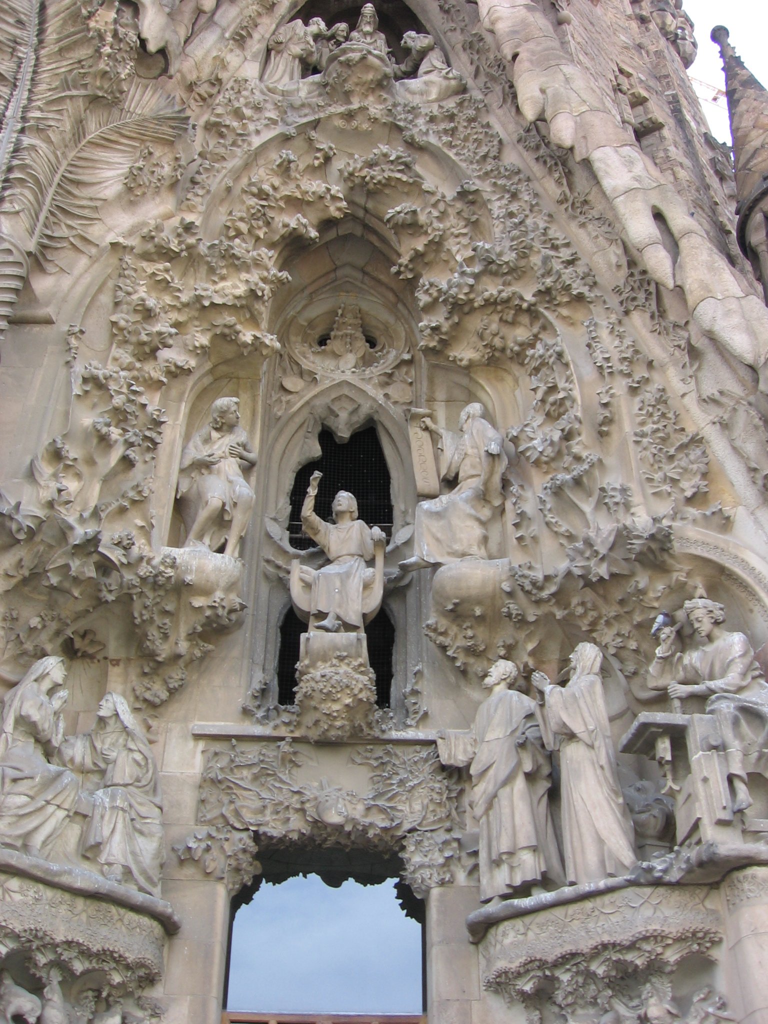 expiatori de la sagrada família),又译作 b>神圣家族大教堂 /b>