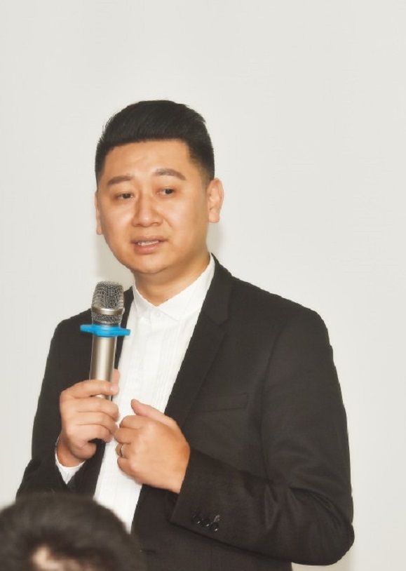 李奥