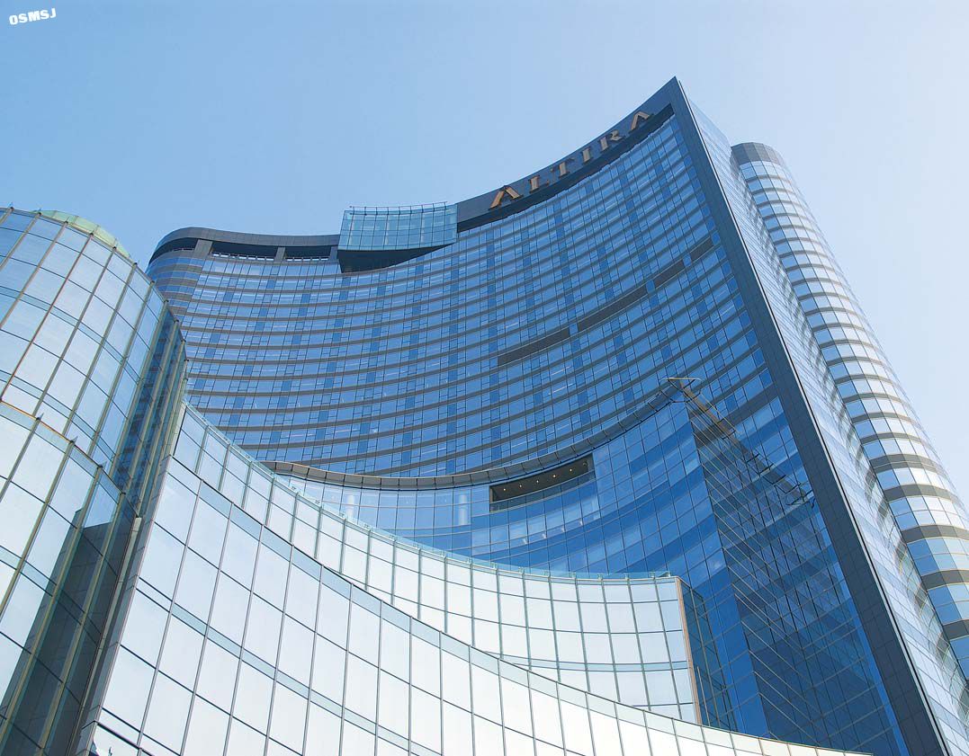  p>澳门新濠锋酒店坐落于凼仔优越地段,远离繁嚣;由世界知名大师精心