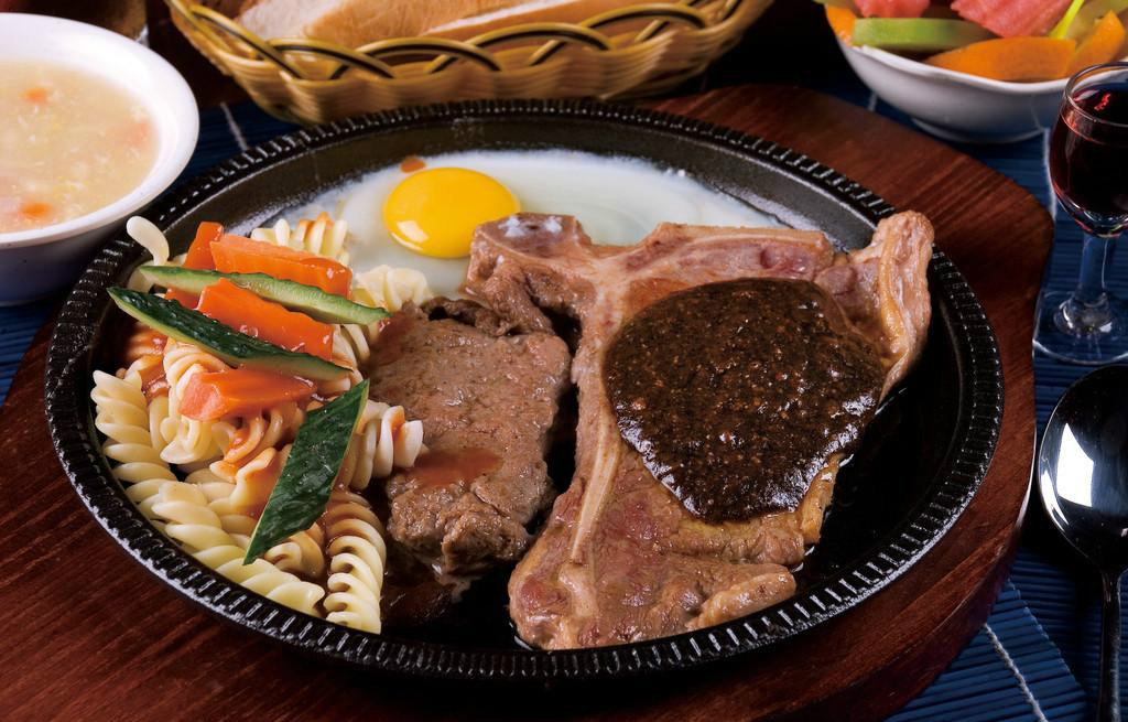  p>t骨牛排(t-bone steak)一般位于牛的上腰部,是一块由脊肉, a href=