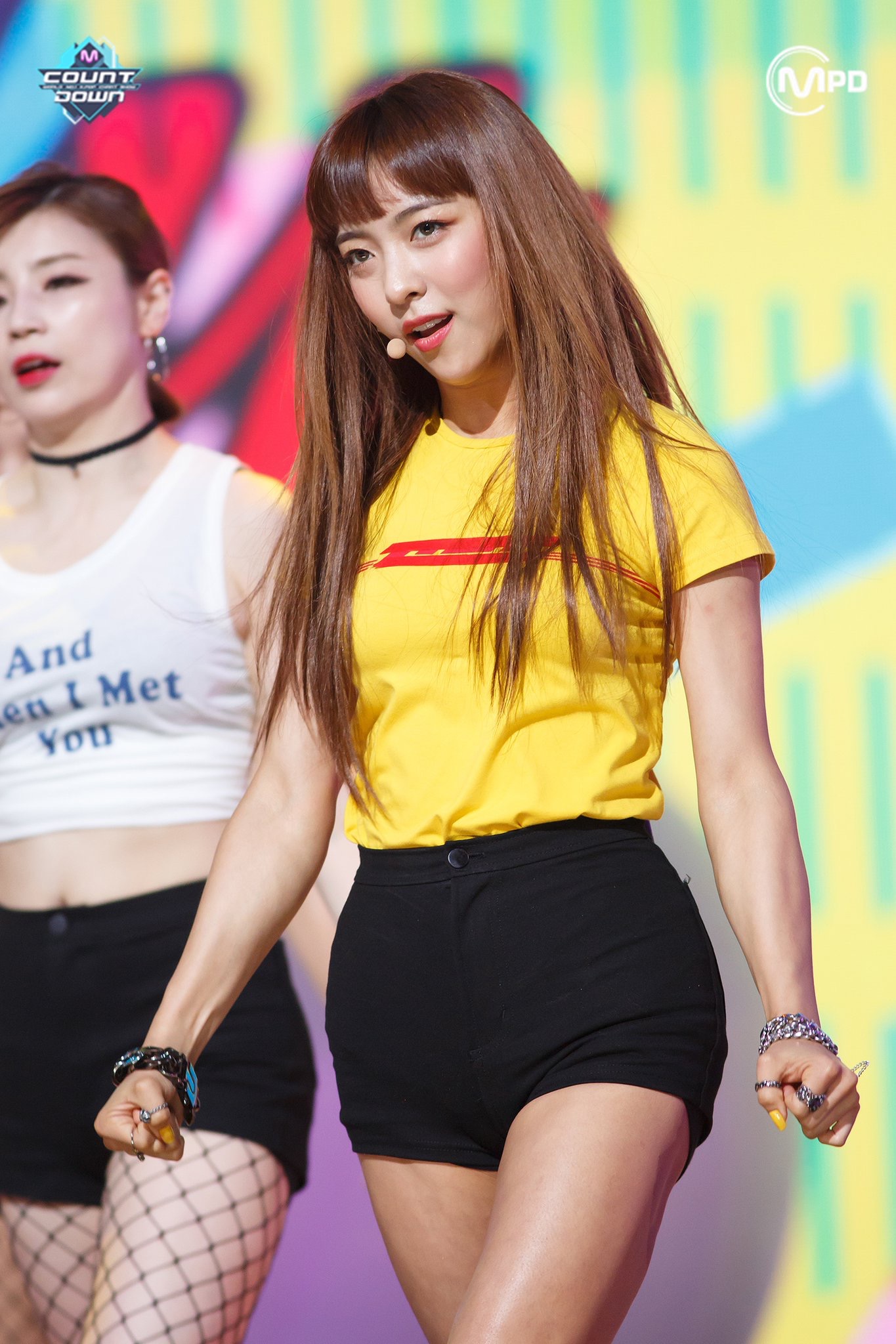  p>朴善怜(luna),1993年8月12日出生于韩国首尔.