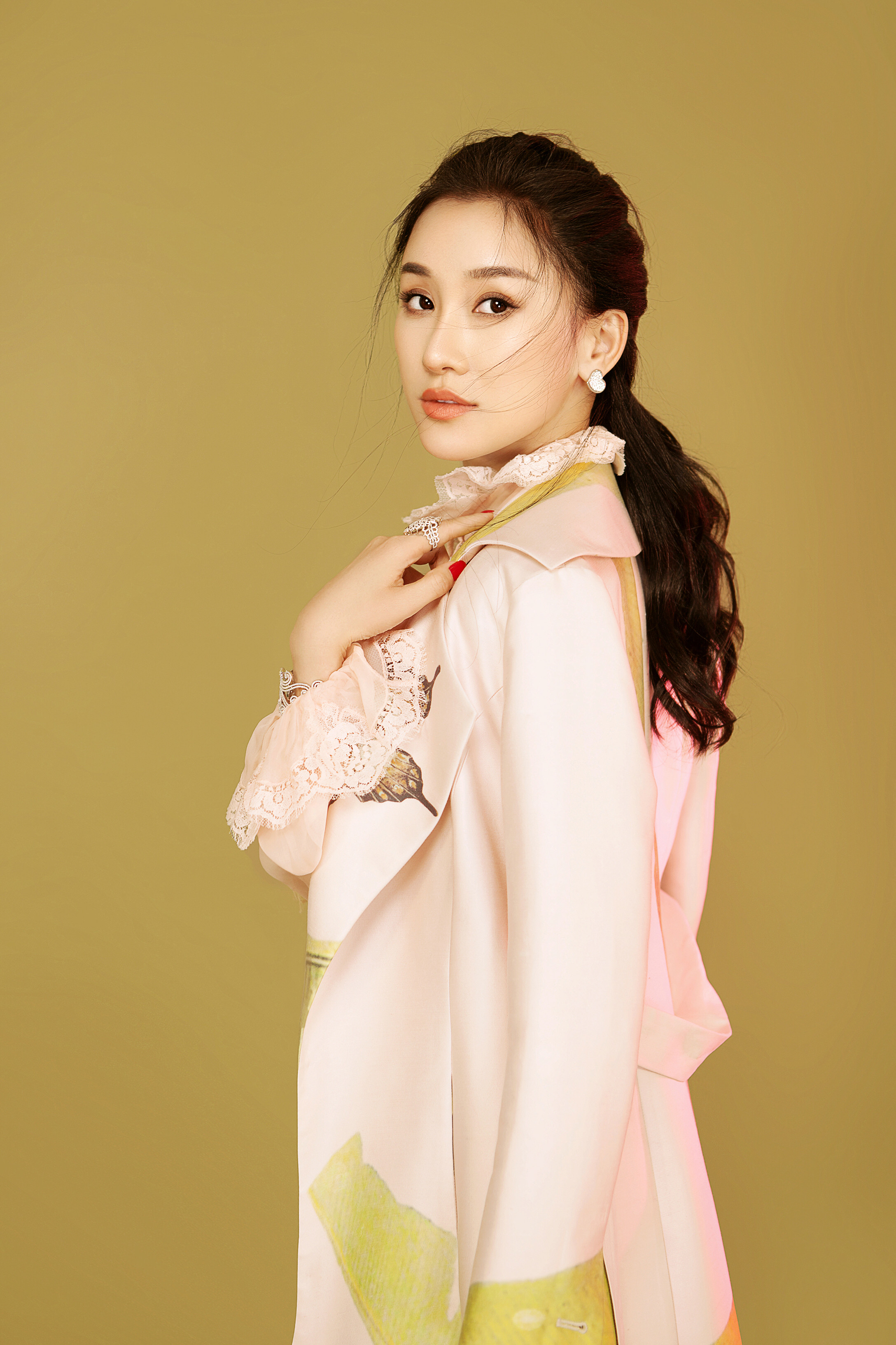  p>朱子岩,原名朱泠谛,1985年12月29日出生于贵州省贵阳市,中国内地女