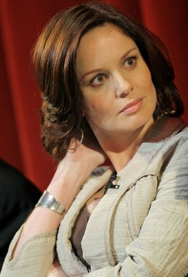  p data-id="gnt12mhs15">维恩·卡里斯,女,1977年6月出生于 a target