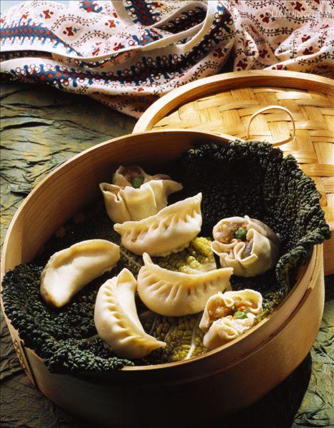 世界各地均有不同种类的面食,中国的面点小吃历史悠久,风味各异,品种