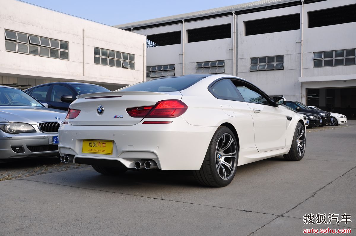 宝马m6跑车