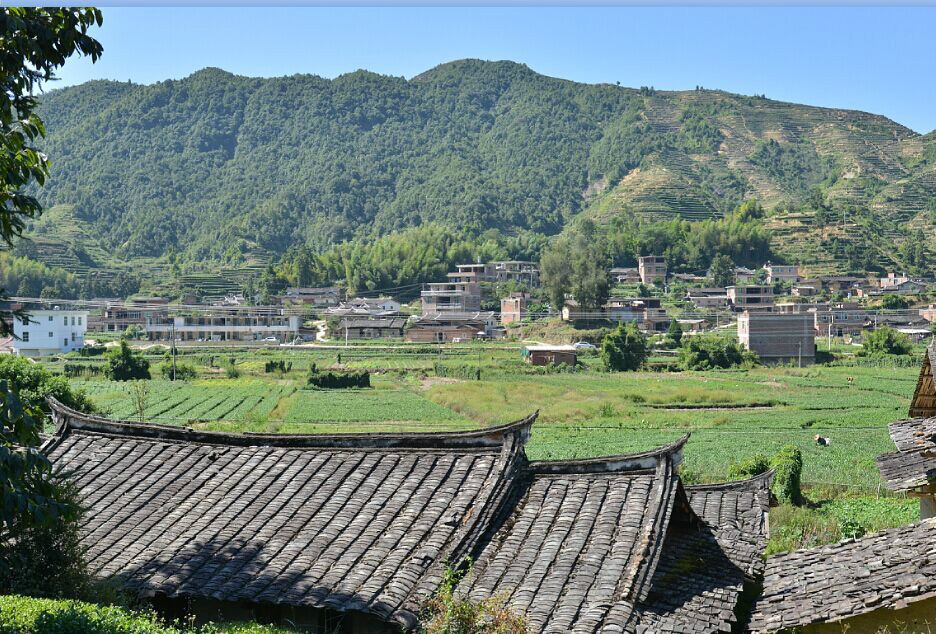  p>祥泉村位于安溪县长坑乡西南部,距长坑乡政府5公里,东与蓝田水库上