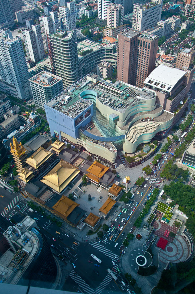  p>静安区隶属上海市,位于 a target="_blank" href="/item/上海