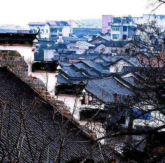  p data-id="gnwub4hmu0">铁佛古镇,位于四川省内江市资中与威远交界