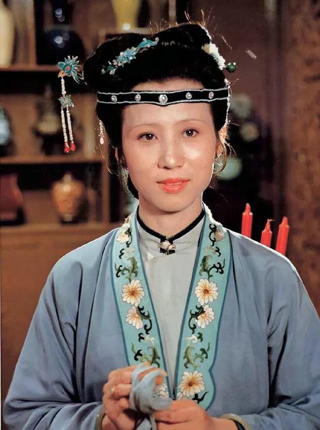 《红楼梦》里贾探春与李纨真的有矛盾么？_百科TA说