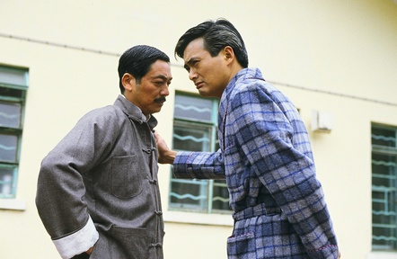  p>《大香港》是招振强监制,周润发,关礼杰等主演的电视剧,该剧描述四