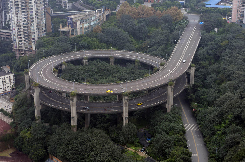  p data-id="go0ioued5h">融侨立交,融侨半岛转转桥,传说中的"夺命