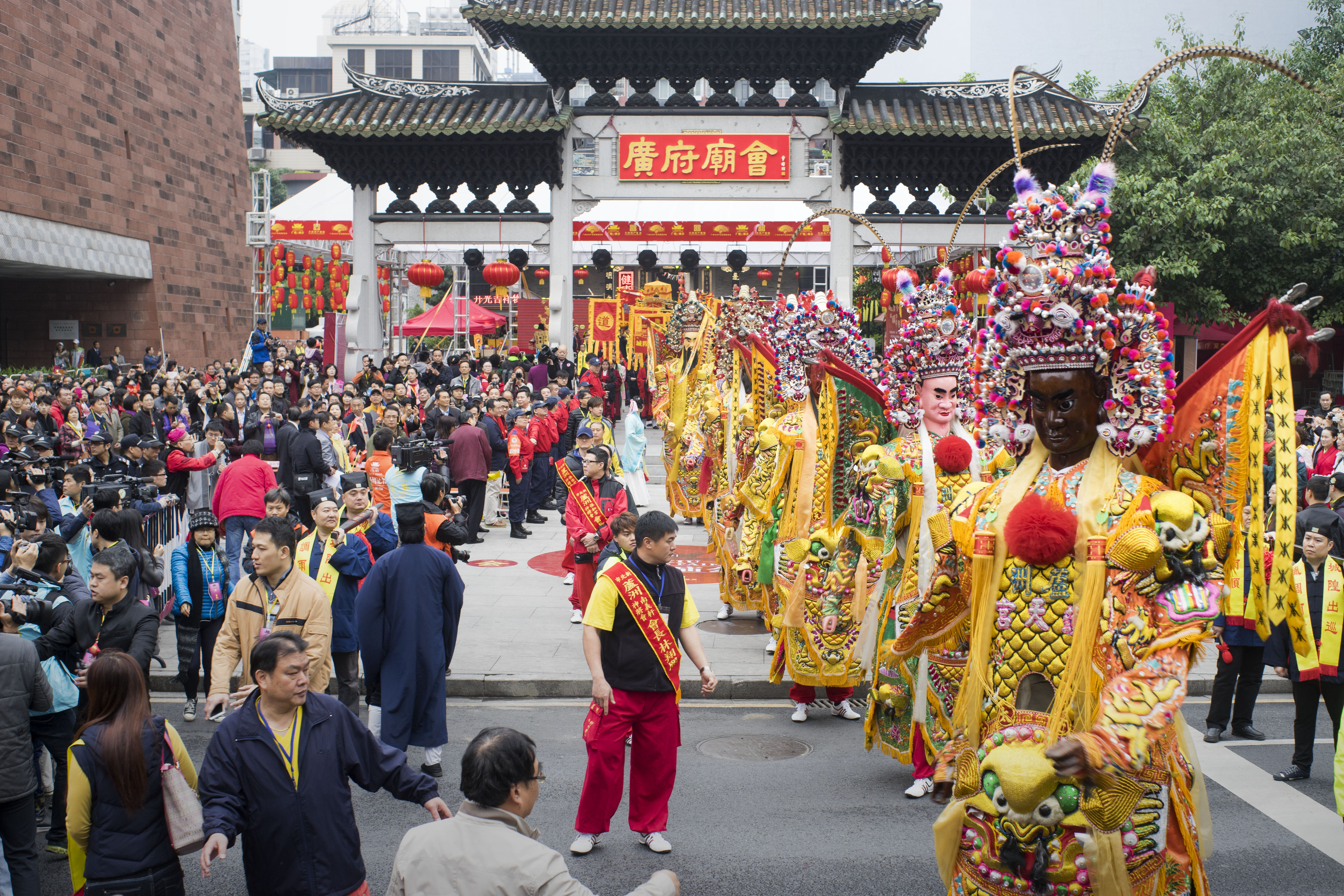  p>广府庙会是广东"一城一特"春节活动之一,是广东