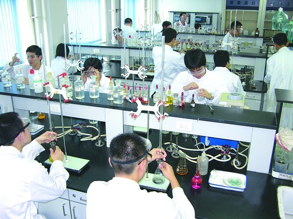 南开大学基础物理实验教学中心