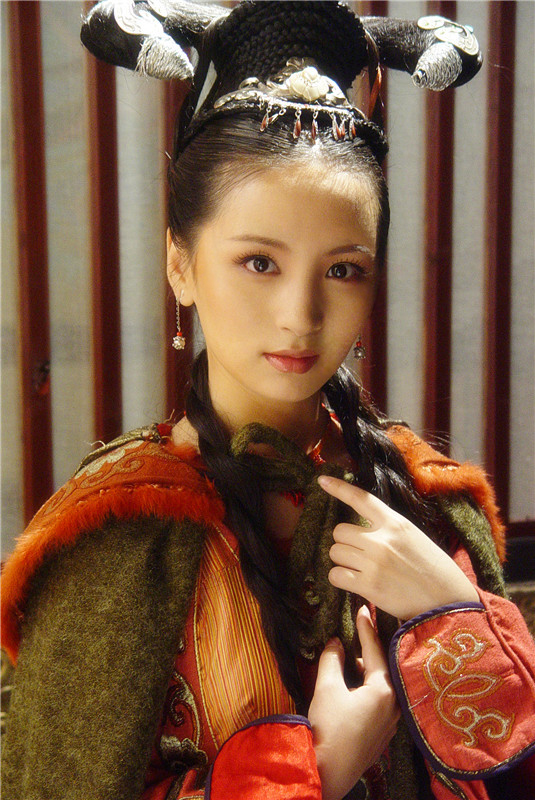 曾就职于上海话剧艺术中心,中国内地女演员,歌手