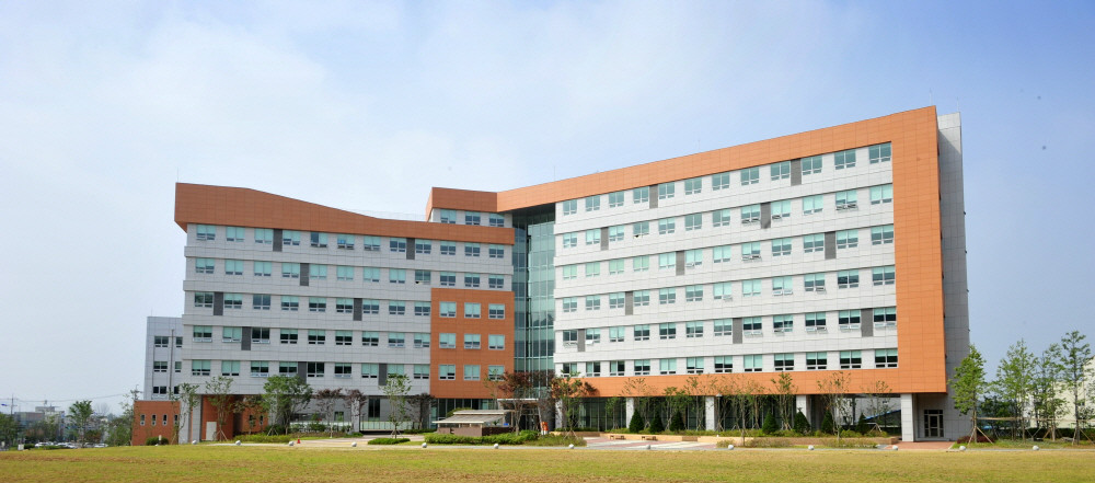  p>东国大学(               ,dongguk university),简称"东大(dgu)"