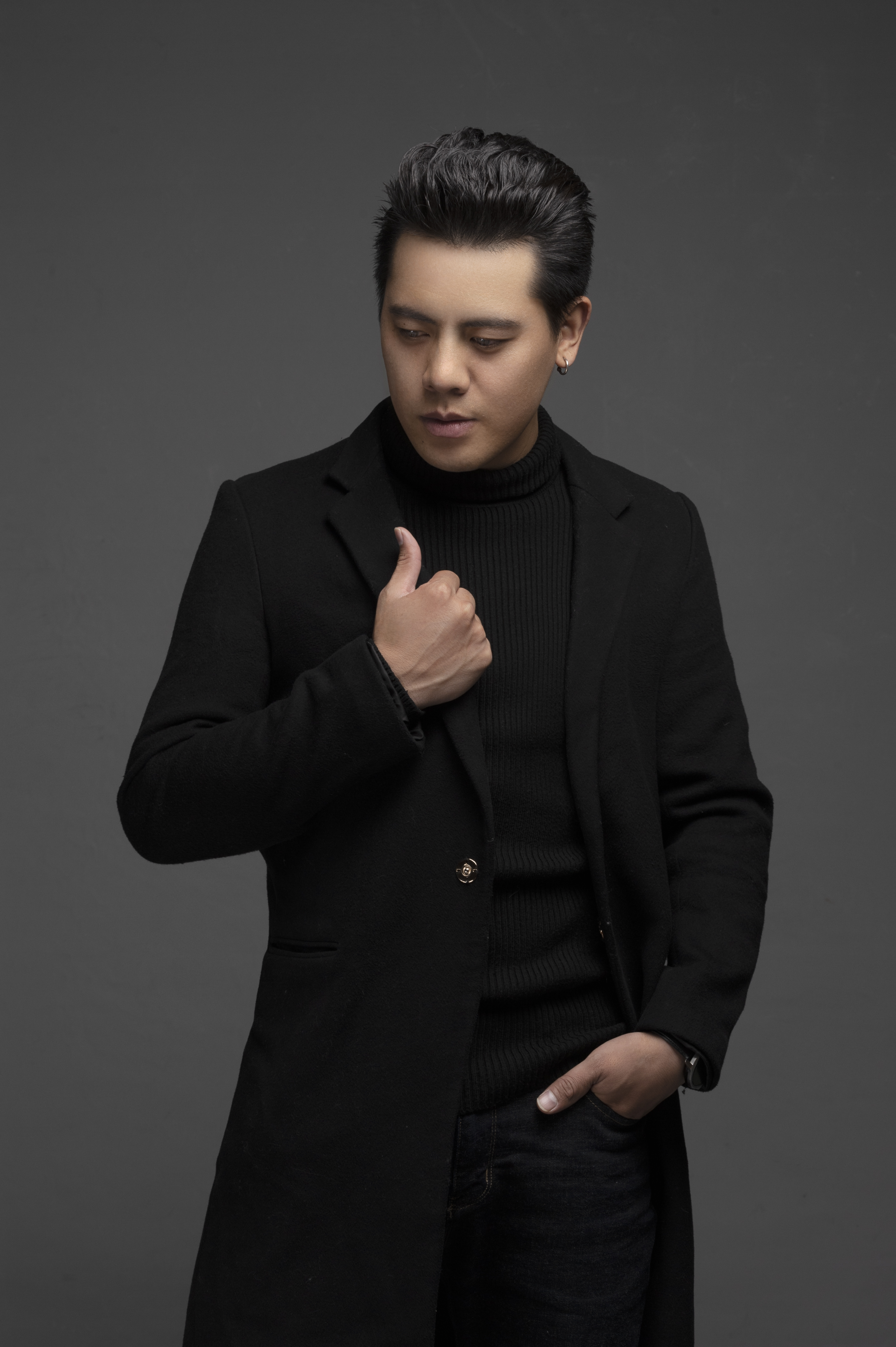  p>在帝,男,出生于四川省甘孜藏族自治州丹巴县,甘孜藏族歌手,中国