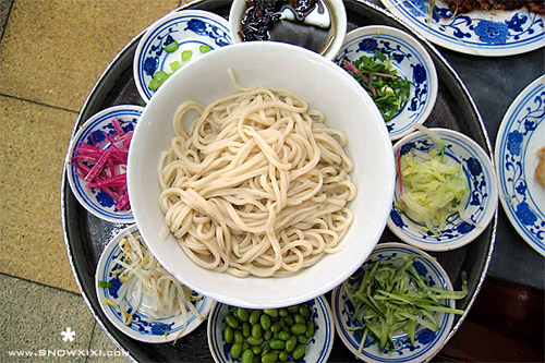 n11">海碗居 a target="_blank" href="/item/老北京炸酱面/3763496"