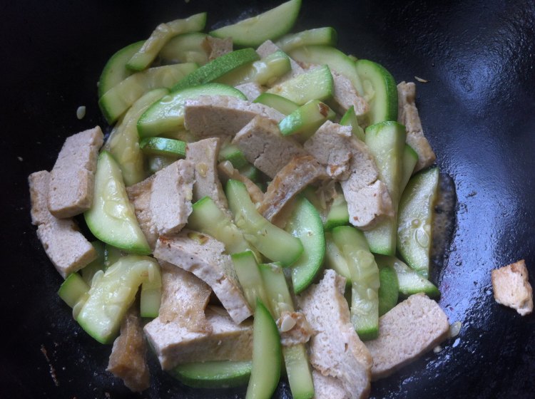 素炒西葫芦豆腐