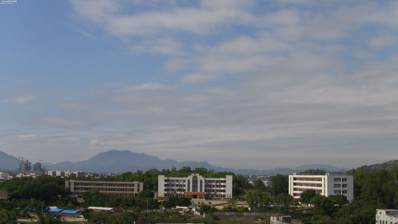 陆丰市东海龙潭中学