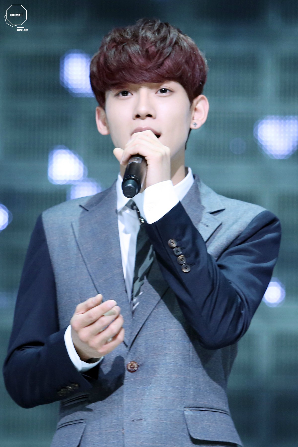 艺名chen,1992年9月21日出生于韩国京畿道始兴市,韩国男歌手,男子演唱