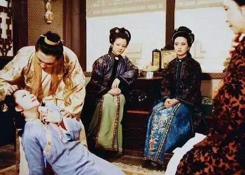 红楼梦中最特殊的群体，不是主子也不是下人，却极力讨主家欢心_百科TA说