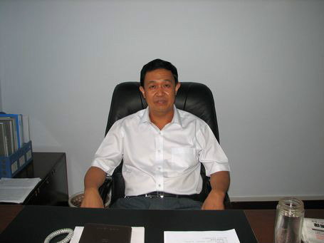 大学学历,1983年入党,1978年参加工作,曾任泊头市王武镇党委书记,交河