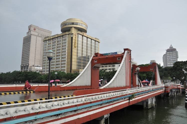  p>岐江桥(qijiang bridge)是连接中国广东省中山市石岐区街道民权