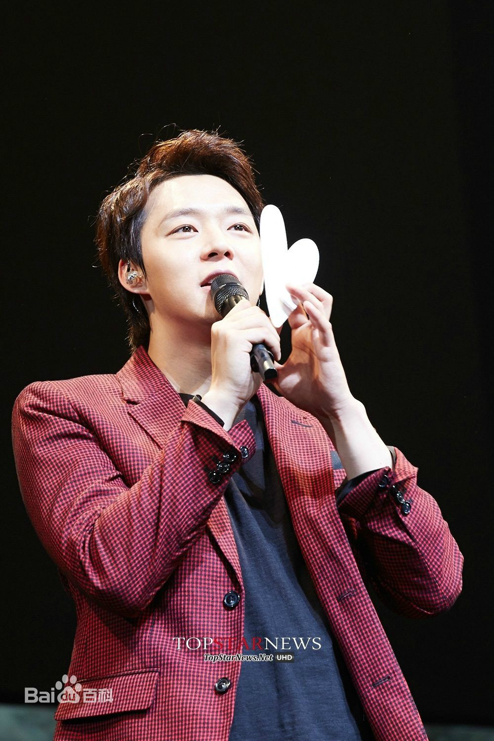  p>朴有天,1986年6月4日出生于韩国首尔,影视演员,歌手,词曲作者,毕业