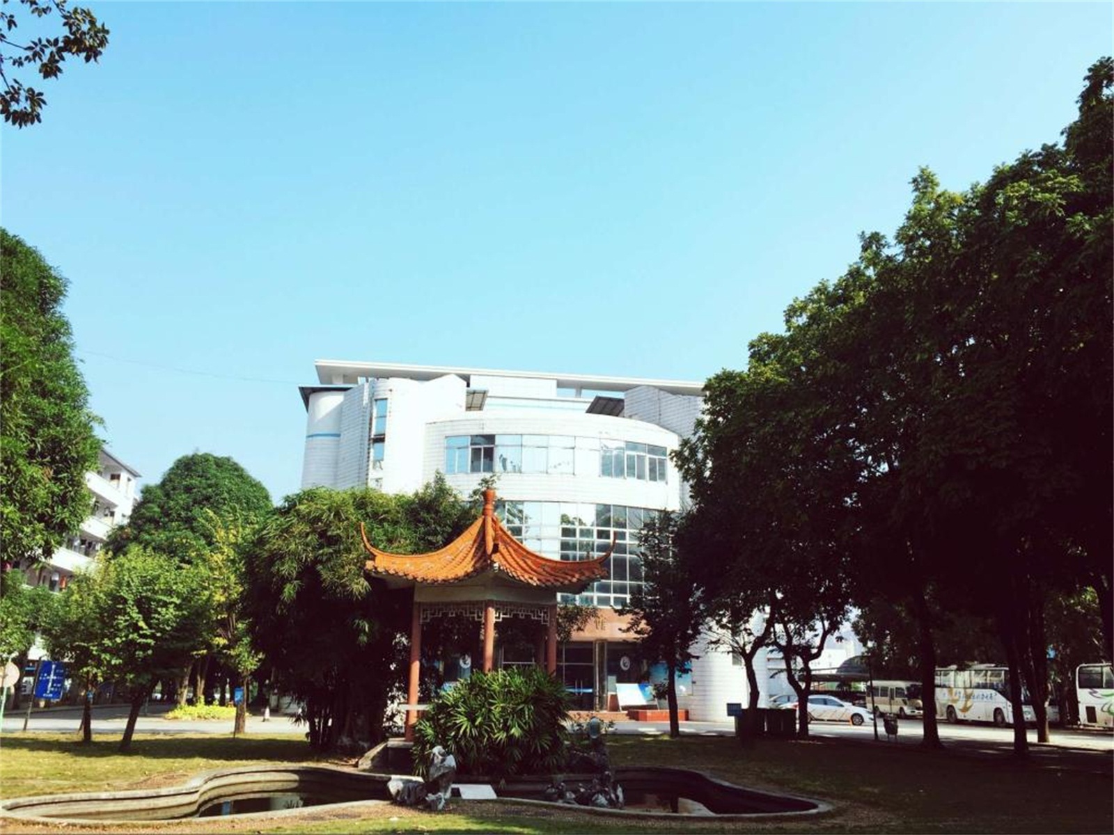  p>广西电力职业技术学院(guangxi electric power institute of