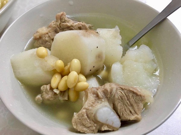 黄豆山药肉骨汤