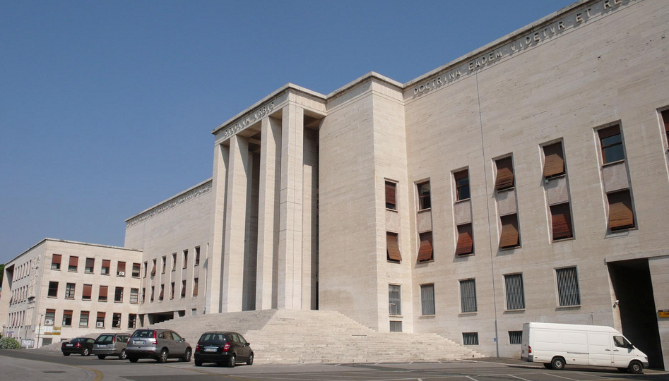  p>罗马大学(sapienza university of rome),又称罗马第一大学,罗马
