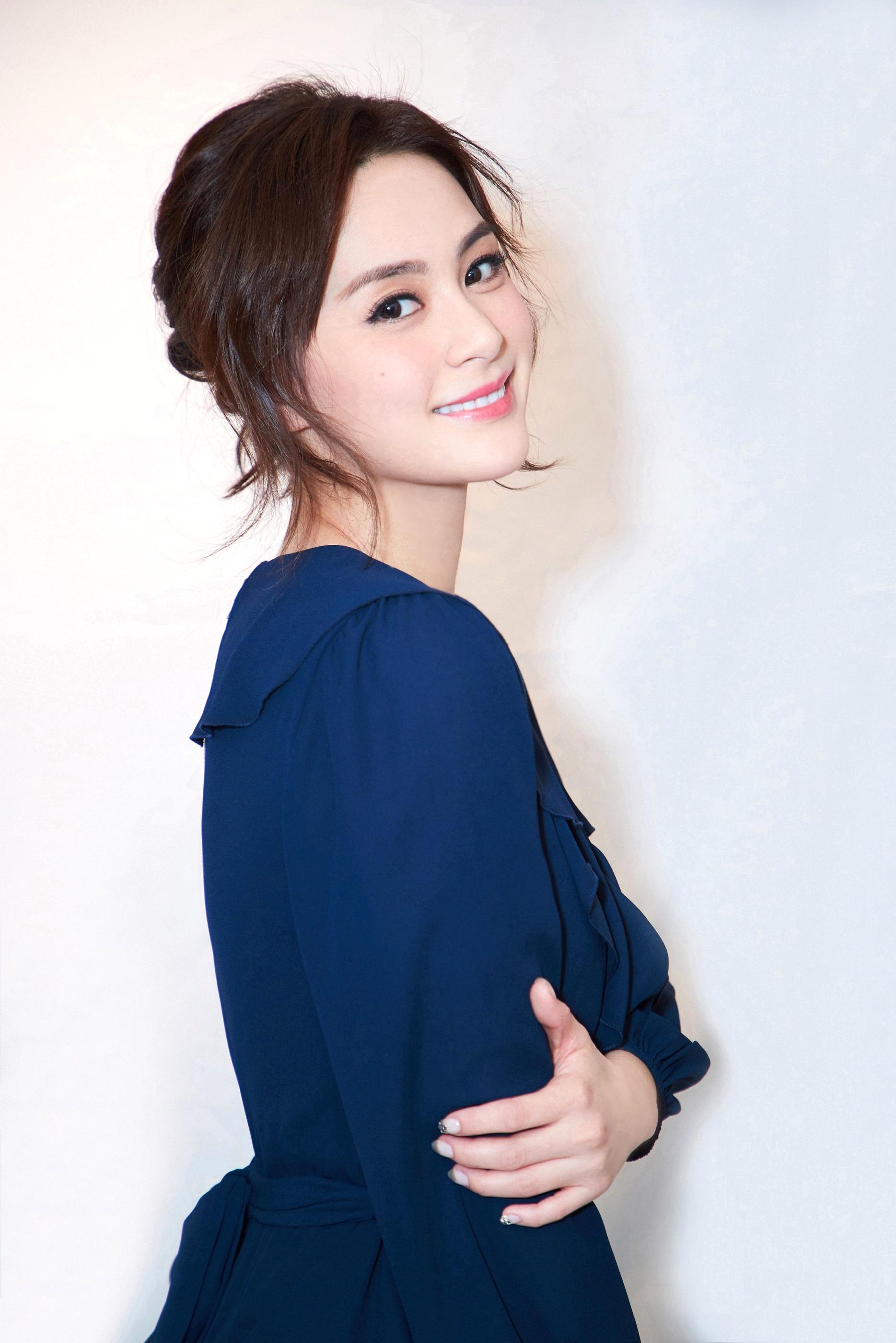  p>钟欣潼(阿娇,gillian chung),曾用名钟欣桐,1981年1月21日出生于