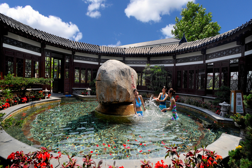  p>清水县温泉休闲养生旅游景区是一处位于甘肃省天水市的旅游景区.