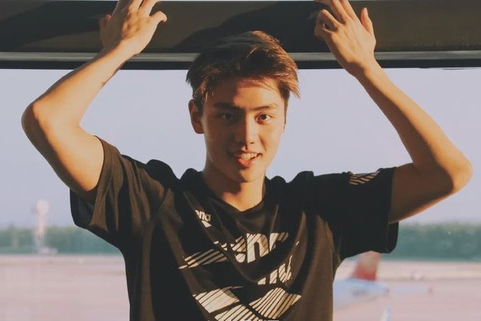 吴俊杰,男,浙江温州人,中国游泳运动员