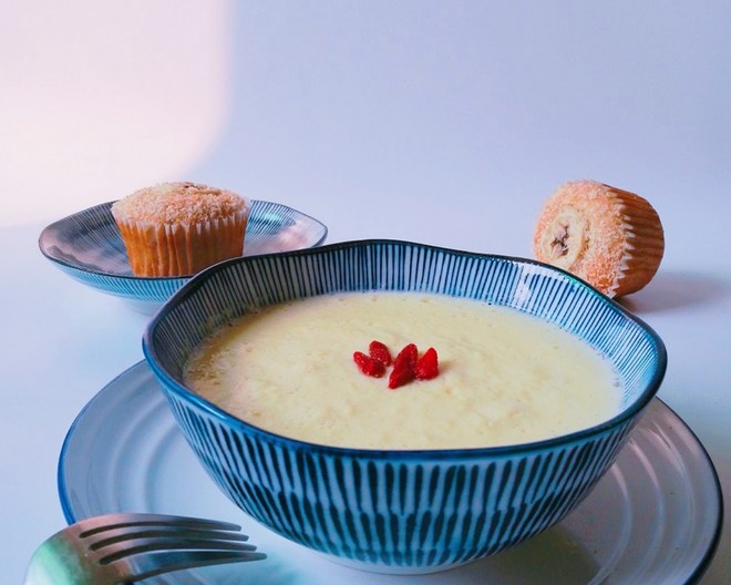  p>牛奶炖蛋羹是以牛奶,鸡蛋为主料的菜品. /p>