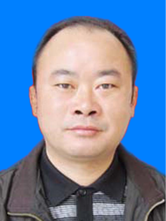 徐涛,男,1972年11月出生,湖北省咸宁市崇阳县肖岭乡人,中共党员